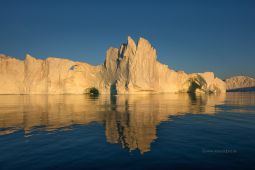 Eisberg-bei-Sonnenuntergang-Diskobucht-Groenland-Fotoreise