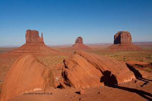 Monument-Valley-2