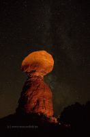 Arches-NP-roter-Felsen-Nacht